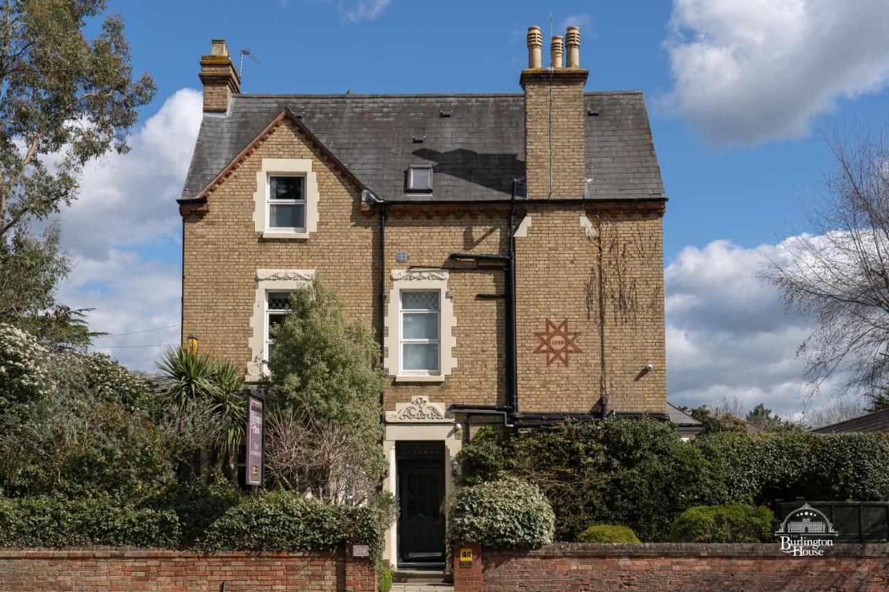 Burlington House Boutique Bed & Breakfast Oxford Ngoại thất bức ảnh The former station building