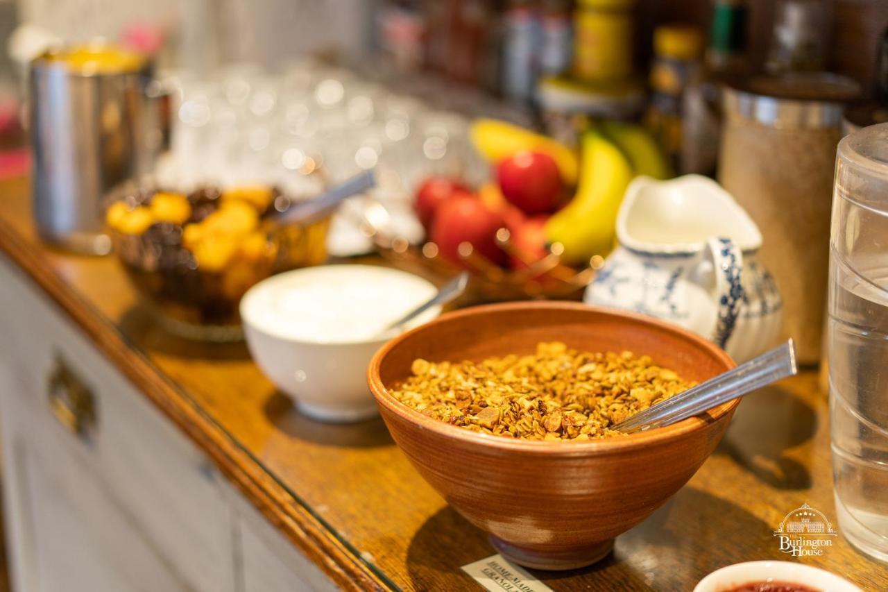 Burlington House Boutique Bed & Breakfast Oxford Ngoại thất bức ảnh Breakfast buffet at the hotel