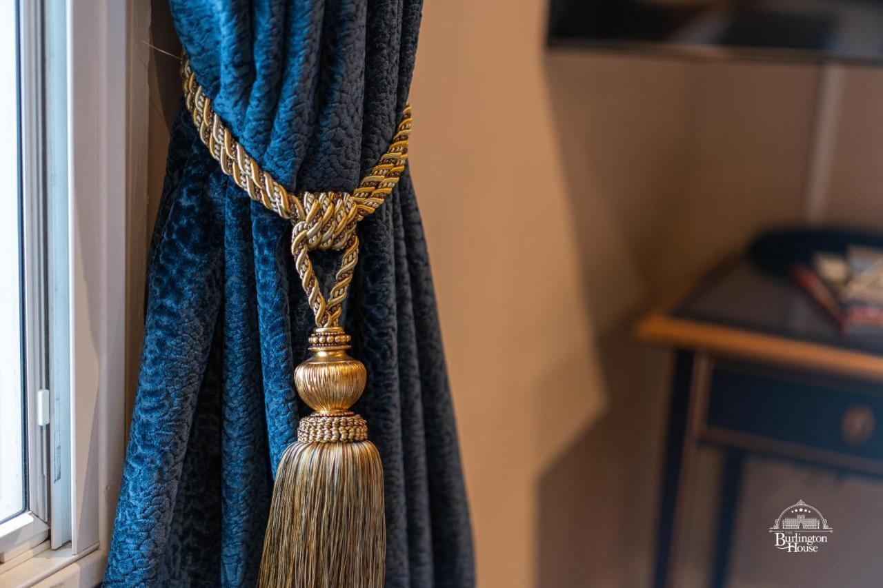 Burlington House Boutique Bed & Breakfast Oxford Ngoại thất bức ảnh A curtain tieback