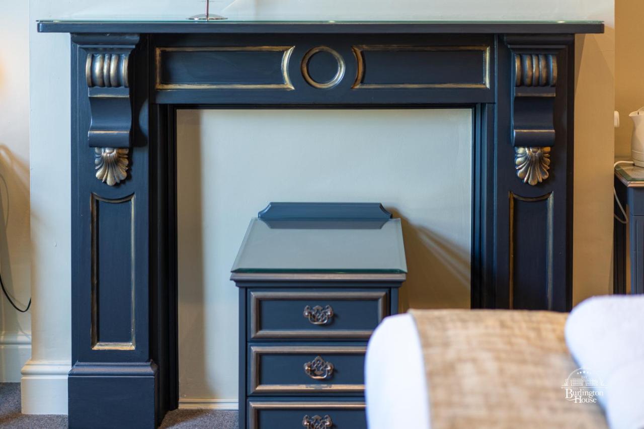 Burlington House Boutique Bed & Breakfast Oxford Ngoại thất bức ảnh A fireplace in the hotel
