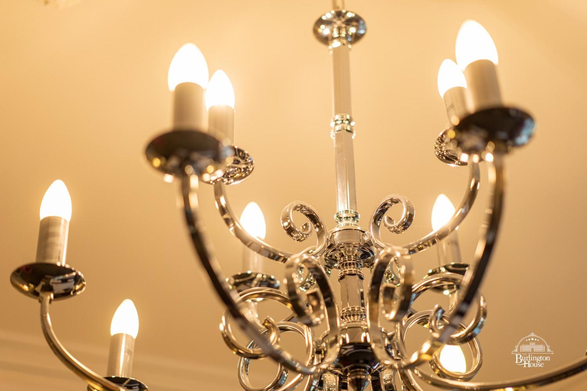 Burlington House Boutique Bed & Breakfast Oxford Phòng bức ảnh A chandelier