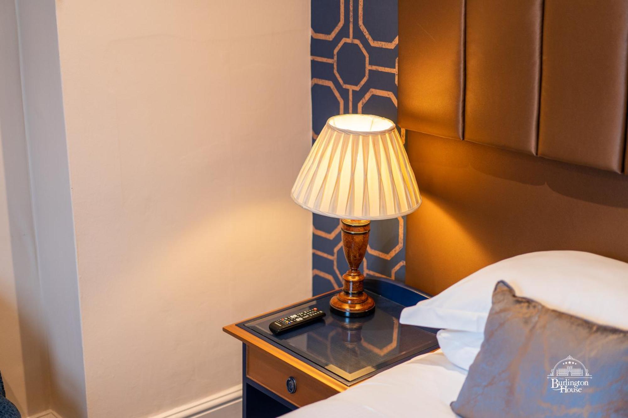 Burlington House Boutique Bed & Breakfast Oxford Phòng bức ảnh A table lamp