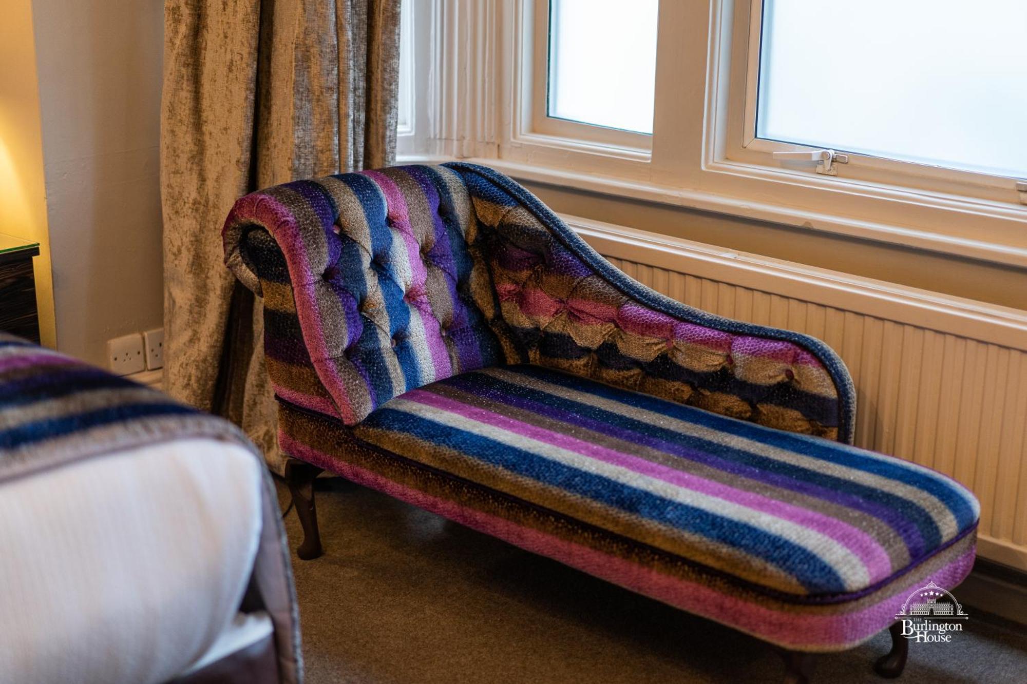 Burlington House Boutique Bed & Breakfast Oxford Phòng bức ảnh A modern chaise longue