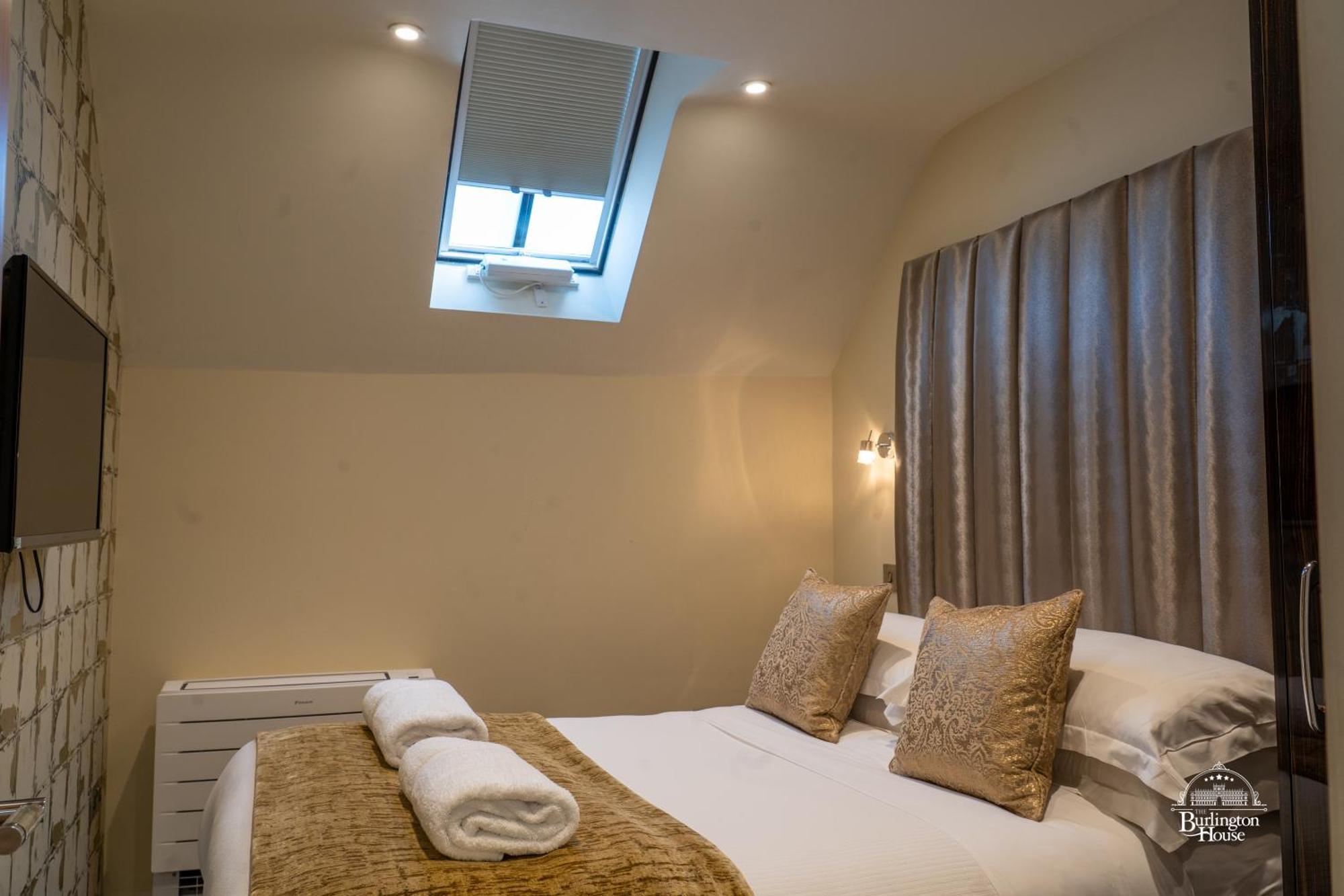 Burlington House Boutique Bed & Breakfast Oxford Ngoại thất bức ảnh A bedroom at the hotel